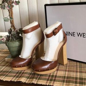 Nine West cognac leather platform shoes, size 7.